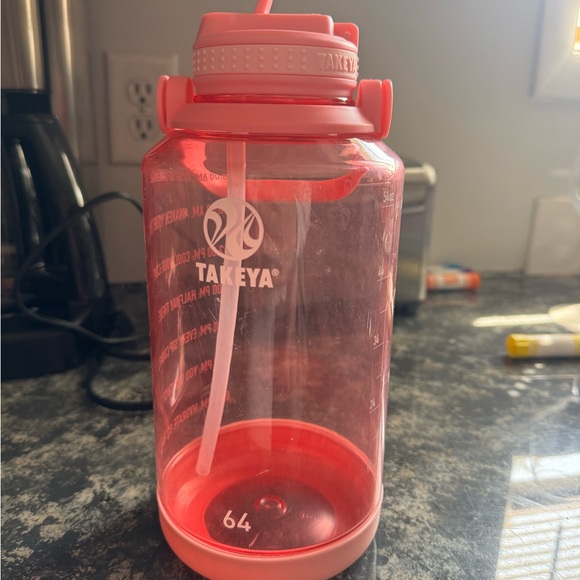 Takeya WaterBottle 64 ounce - Picture 1 of 3